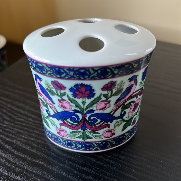 Pier 1 3-Piece Ceramic Bath Accessory Set - Picture 6 of 16